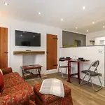 11 Longpool